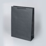 czarna-torba-papierowa-premium-pionowa-do-sklepu