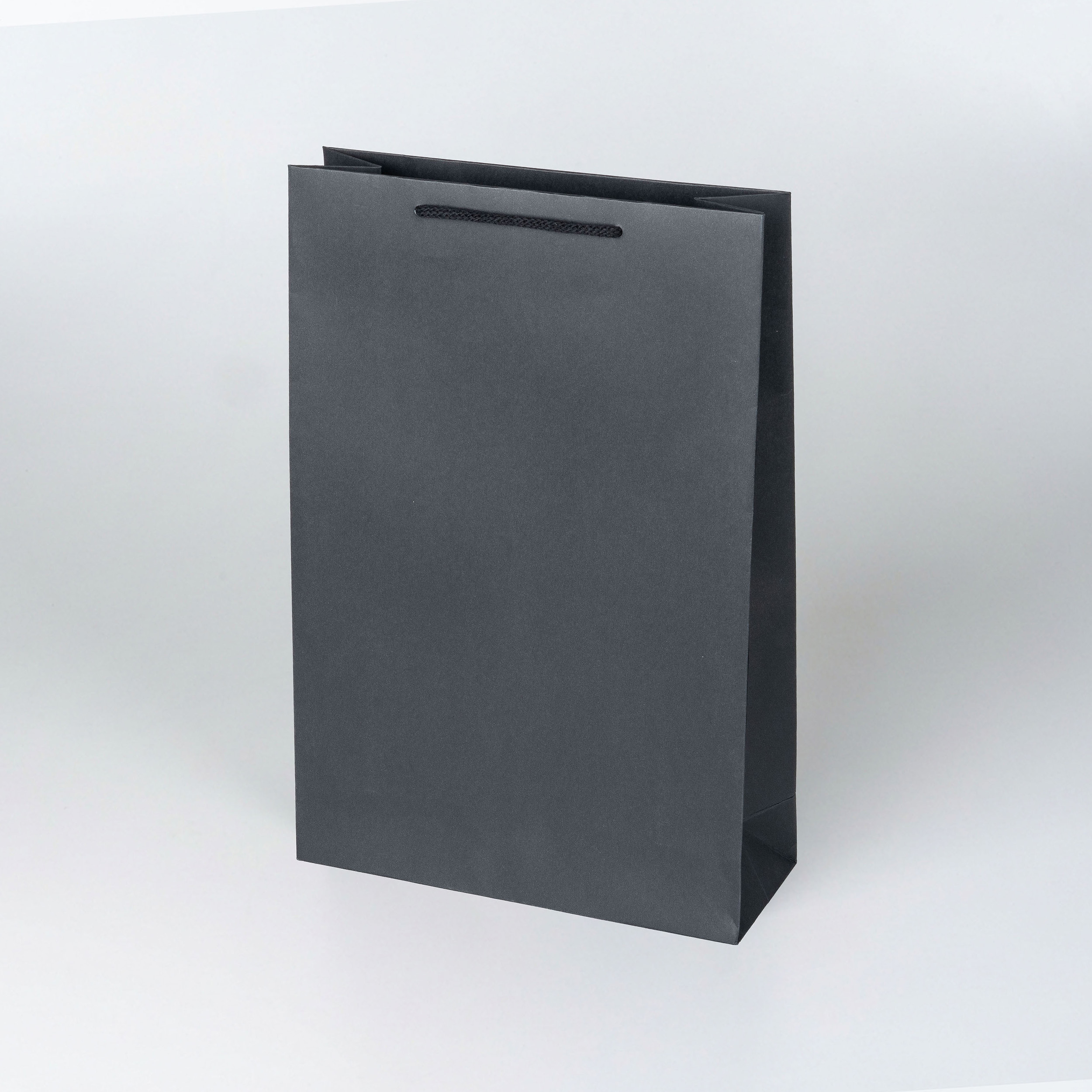 czarna-torba-papierowa-premium-pionowa-mocna-torba-papierowa